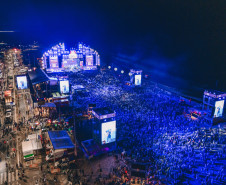 Novidade no Verão Maior, gospel de Fernandinho leva 62 mil pessoas a Matinhos