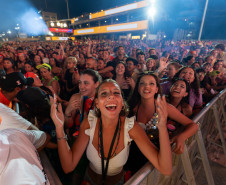 Em duas semanas, mais de 1 milhão de pessoas assistem aos shows do Verão Maior Paraná