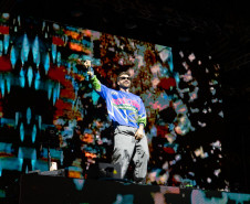 Drones, luzes e recorde de público: show de Alok leva 338 mil pessoas ao Verão Maior