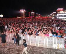 Novidade no Verão Maior, gospel de Fernandinho leva 62 mil pessoas a Matinhos