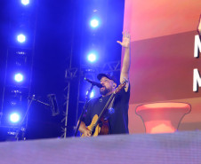 Novidade no Verão Maior, gospel de Fernandinho leva 62 mil pessoas a Matinhos