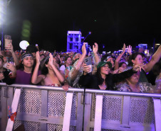 Novidade no Verão Maior, gospel de Fernandinho leva 62 mil pessoas a Matinhos