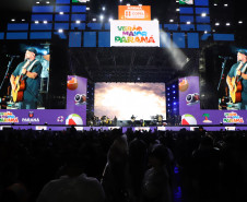 Novidade no Verão Maior, gospel de Fernandinho leva 62 mil pessoas a Matinhos