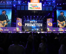 Novidade no Verão Maior, gospel de Fernandinho leva 62 mil pessoas a Matinhos