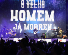 Novidade no Verão Maior, gospel de Fernandinho leva 62 mil pessoas a Matinhos