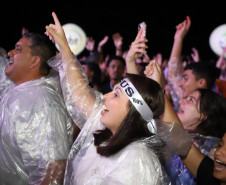 Novidade no Verão Maior, gospel de Fernandinho leva 62 mil pessoas a Matinhos