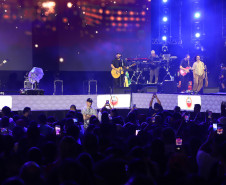 Novidade no Verão Maior, gospel de Fernandinho leva 62 mil pessoas a Matinhos