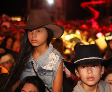 Ana Castela confirma status de fenômeno diante de 228 mil pessoas no Verão Maior Paraná