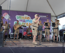 Nem a chuva afastou o público: Banda da PMPR agita o Palco Sunset em Shangri-lá