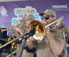 Nem a chuva afastou o público: Banda da PMPR agita o Palco Sunset em Shangri-lá