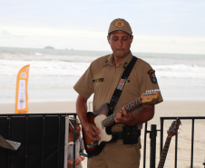 Nem a chuva afastou o público: Banda da PMPR agita o Palco Sunset em Shangri-lá