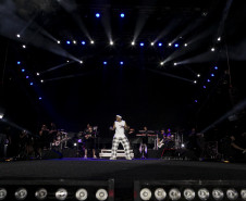 Atitude 67 e Kamisa 10 fazem noite de pagode em dose dupla em Pontal do Paraná