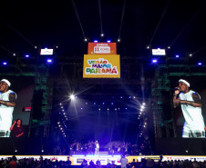 Atitude 67 e Kamisa 10 fazem noite de pagode em dose dupla em Pontal do Paraná