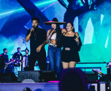 Ana Castela confirma status de fenômeno diante de 228 mil pessoas no Verão Maior Paraná