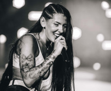 Ana Castela confirma status de fenômeno diante de 228 mil pessoas no Verão Maior Paraná