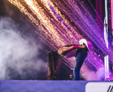 Ana Castela confirma status de fenômeno diante de 228 mil pessoas no Verão Maior Paraná