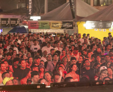 Atitude 67 e Kamisa 10 fazem noite de pagode em dose dupla em Pontal do Paraná