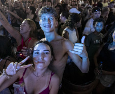 Atitude 67 e Kamisa 10 fazem noite de pagode em dose dupla em Pontal do Paraná