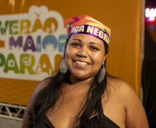 Raça Negra supera público de 2 anos atrás e canta para coral de 118 mil pessoas em Matinhos