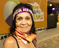 Raça Negra supera público de 2 anos atrás e canta para coral de 118 mil pessoas em Matinhos