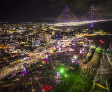 Drones, luzes e recorde de público: show de Alok leva 338 mil pessoas ao Verão Maior