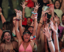 Drones, luzes e recorde de público: show de Alok leva 338 mil pessoas ao Verão Maior