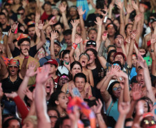 Drones, luzes e recorde de público: show de Alok leva 338 mil pessoas ao Verão Maior