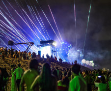 Drones, luzes e recorde de público: show de Alok leva 338 mil pessoas ao Verão Maior