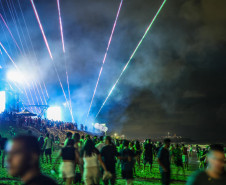 Drones, luzes e recorde de público: show de Alok leva 338 mil pessoas ao Verão Maior