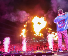 Drones, luzes e recorde de público: show de Alok leva 338 mil pessoas ao Verão Maior