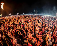 Drones, luzes e recorde de público: show de Alok leva 338 mil pessoas ao Verão Maior