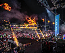 Drones, luzes e recorde de público: show de Alok leva 338 mil pessoas ao Verão Maior