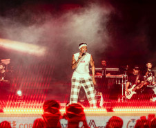 Atitude 67 e Kamisa 10 fazem noite de pagode em dose dupla em Pontal do Paraná