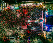 Atitude 67 e Kamisa 10 fazem noite de pagode em dose dupla em Pontal do Paraná