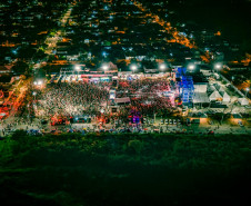 Atitude 67 e Kamisa 10 fazem noite de pagode em dose dupla em Pontal do Paraná