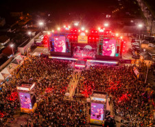 Atitude 67 e Kamisa 10 fazem noite de pagode em dose dupla em Pontal do Paraná