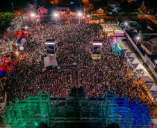 Atitude 67 e Kamisa 10 fazem noite de pagode em dose dupla em Pontal do Paraná