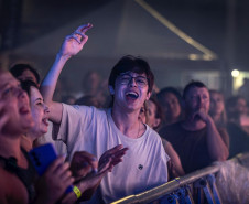 Atitude 67 e Kamisa 10 fazem noite de pagode em dose dupla em Pontal do Paraná