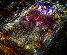 Atitude 67 e Kamisa 10 fazem noite de pagode em dose dupla em Pontal do Paraná