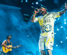 Atitude 67 e Kamisa 10 fazem noite de pagode em dose dupla em Pontal do Paraná