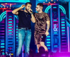 Bruno & Denner e Israel & Rodolffo fazem balada sertaneja para 32 mil pessoas em Pontal do Paraná