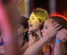 Bruno & Denner e Israel & Rodolffo fazem balada sertaneja para 32 mil pessoas em Pontal do Paraná