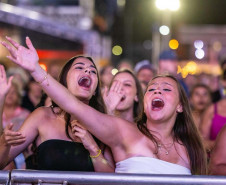 Bruno & Denner e Israel & Rodolffo fazem balada sertaneja para 32 mil pessoas em Pontal do Paraná