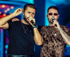 Bruno & Denner e Israel & Rodolffo fazem balada sertaneja para 32 mil pessoas em Pontal do Paraná