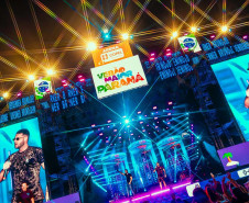 Bruno & Denner e Israel & Rodolffo fazem balada sertaneja para 32 mil pessoas em Pontal do Paraná