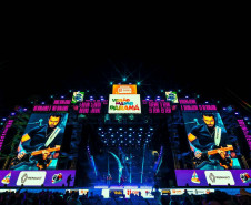 Bruno & Denner e Israel & Rodolffo fazem balada sertaneja para 32 mil pessoas em Pontal do Paraná