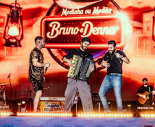 Bruno & Denner e Israel & Rodolffo fazem balada sertaneja para 32 mil pessoas em Pontal do Paraná