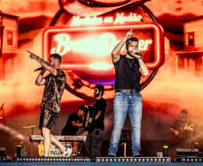 Bruno & Denner e Israel & Rodolffo fazem balada sertaneja para 32 mil pessoas em Pontal do Paraná