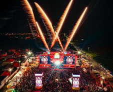 Bruno & Denner e Israel & Rodolffo fazem balada sertaneja para 32 mil pessoas em Pontal do Paraná