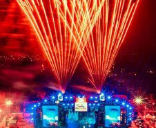 Bruno & Denner e Israel & Rodolffo fazem balada sertaneja para 32 mil pessoas em Pontal do Paraná